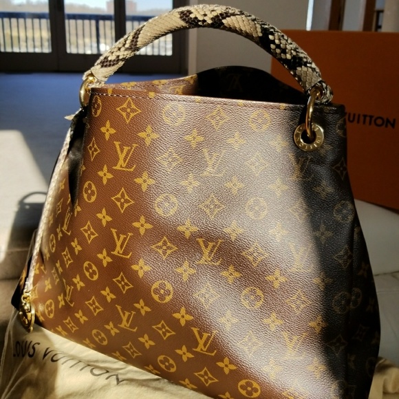 Louis Vuitton Artsy Python (price firm due to high fees on this site) - Picture 3 of 9